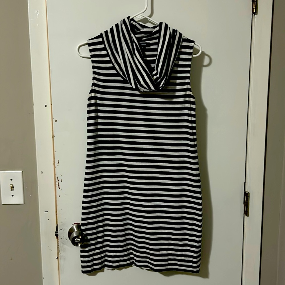 Black and White express comfy dress